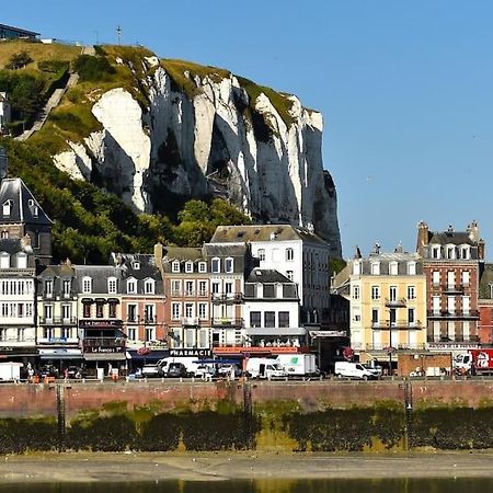 Logement dans maison de pêcheur Le Tréport Extérieur photo