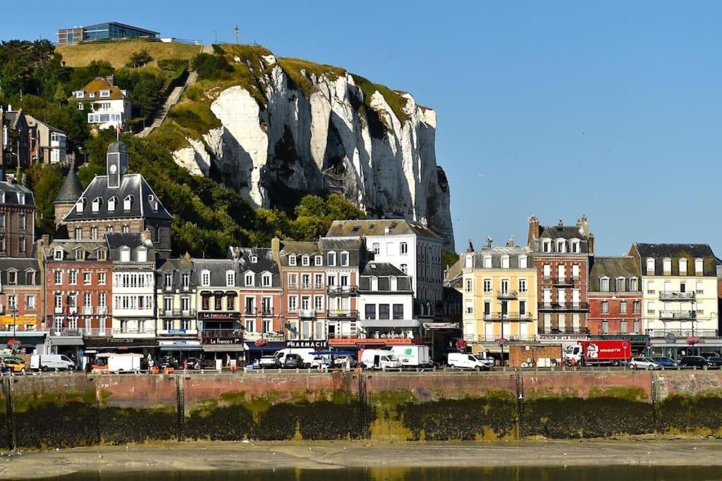 Logement dans maison de pêcheur Le Tréport Extérieur photo